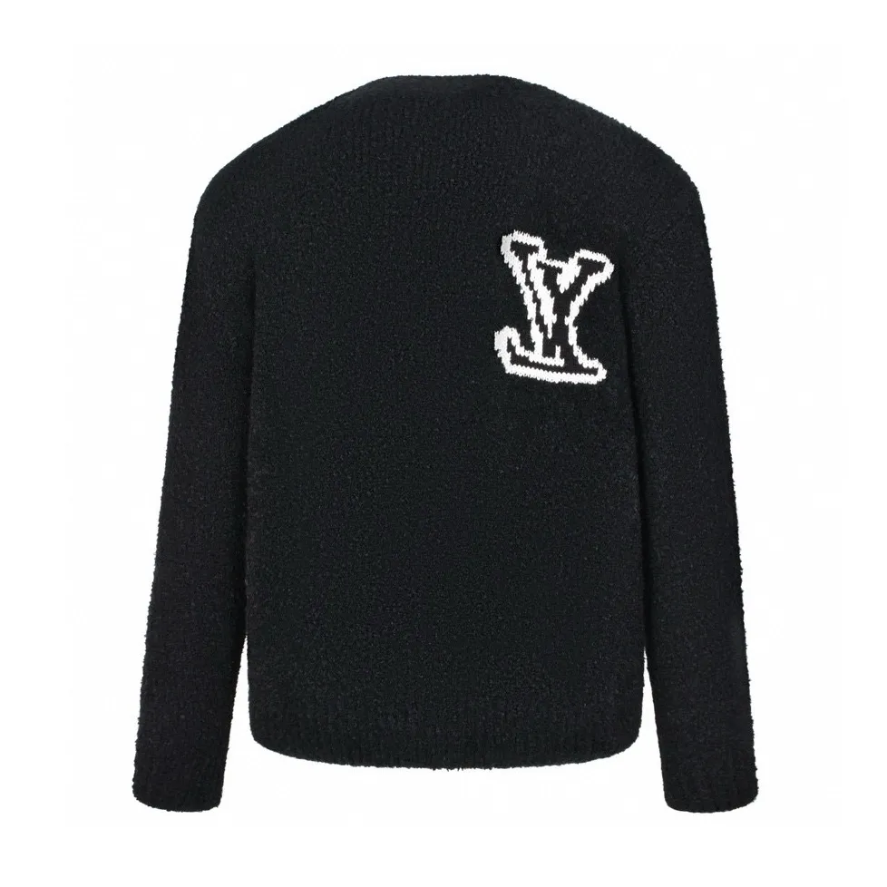 🅿️500 1v 23FW mirror logo intarsia sweater (pure black) originally purchased for 10,900, new color in 23 years, custom-woven and dyed sheep wool 55%, yak hair 21% nylon 20% Spandex 4% wool loop yarn, pure black loop yarn has high ductility and good elasticity. It is different from the non-elastic version on the market. The special washing process is very soft and skin-friendly. It is a 3-needle knitting process. The thickness of each stitch of the intarsia on the clothes logo is consistent with the original. The back logo is a mirror intarsia. The upper body is skin-friendly and versatile. Wear it in front of others. It is an autumn and winter item with strength. Size:S-M-L